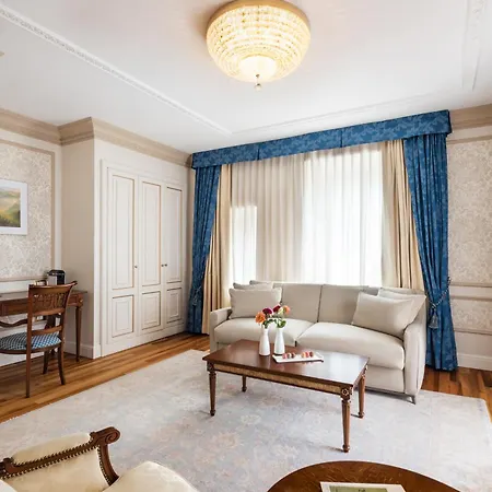 Hotel Flüela 5*