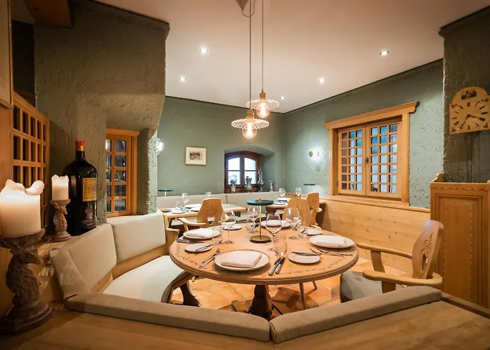 Flueela - The Unbound Collection By Hyatt