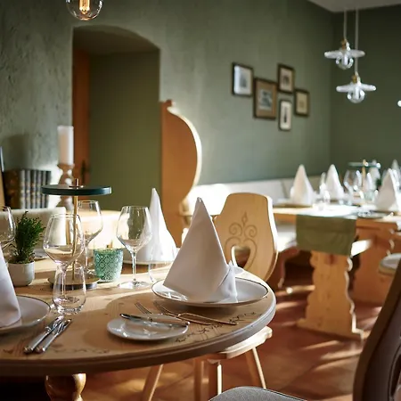 Flueela - The Unbound Collection By Hyatt 5*