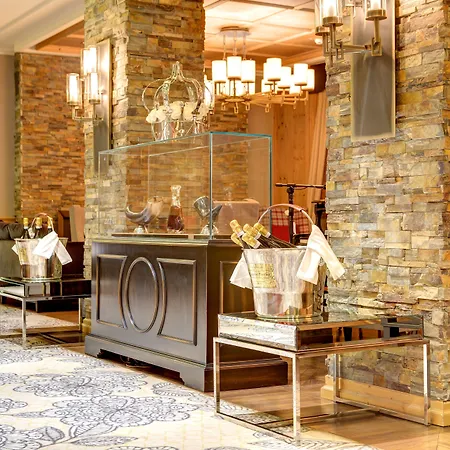 Ξενοδοχείο Flueela - The Unbound Collection By Hyatt Νταβός