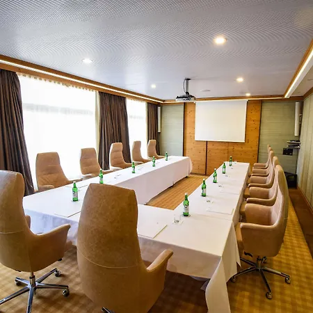 Ξενοδοχείο Flueela - The Unbound Collection By Hyatt Νταβός